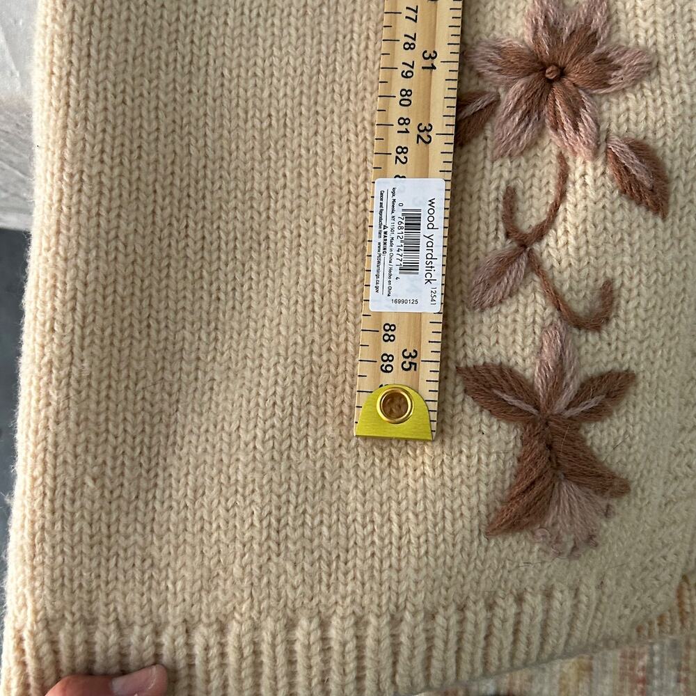 SOLD SOLD 1960s Wool Embroidered Long Cardigan Sweater Granny Boho Cottage SM - Picture 14 of 15